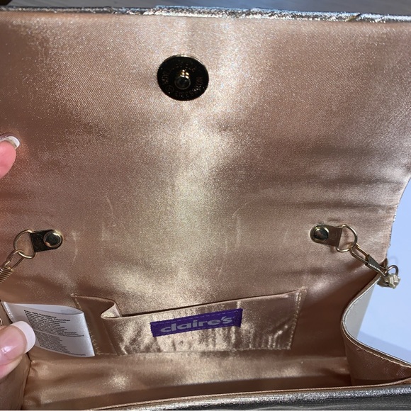 CUTE Claire Gold small purse - Picture 4 of 5